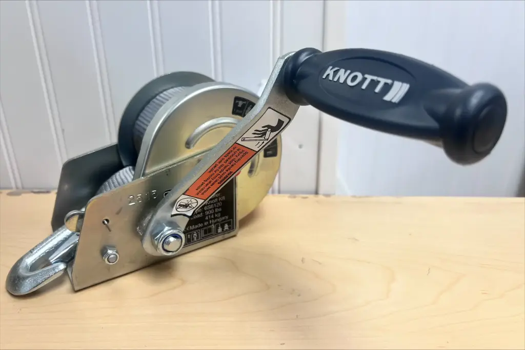 *Take Off* Knott Brand Winch, 900 lb capacity, 12' PWC Strap, 2 Sided Crank
